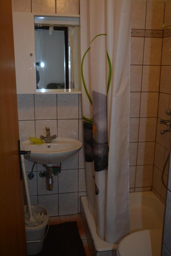 Apartmani Katica Kornic Exterior photo